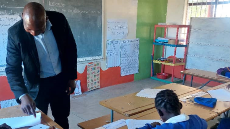 Research in Zambia to reading method for young deaf children