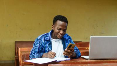 Kentalis International Foundation online learning Boy phone online learning